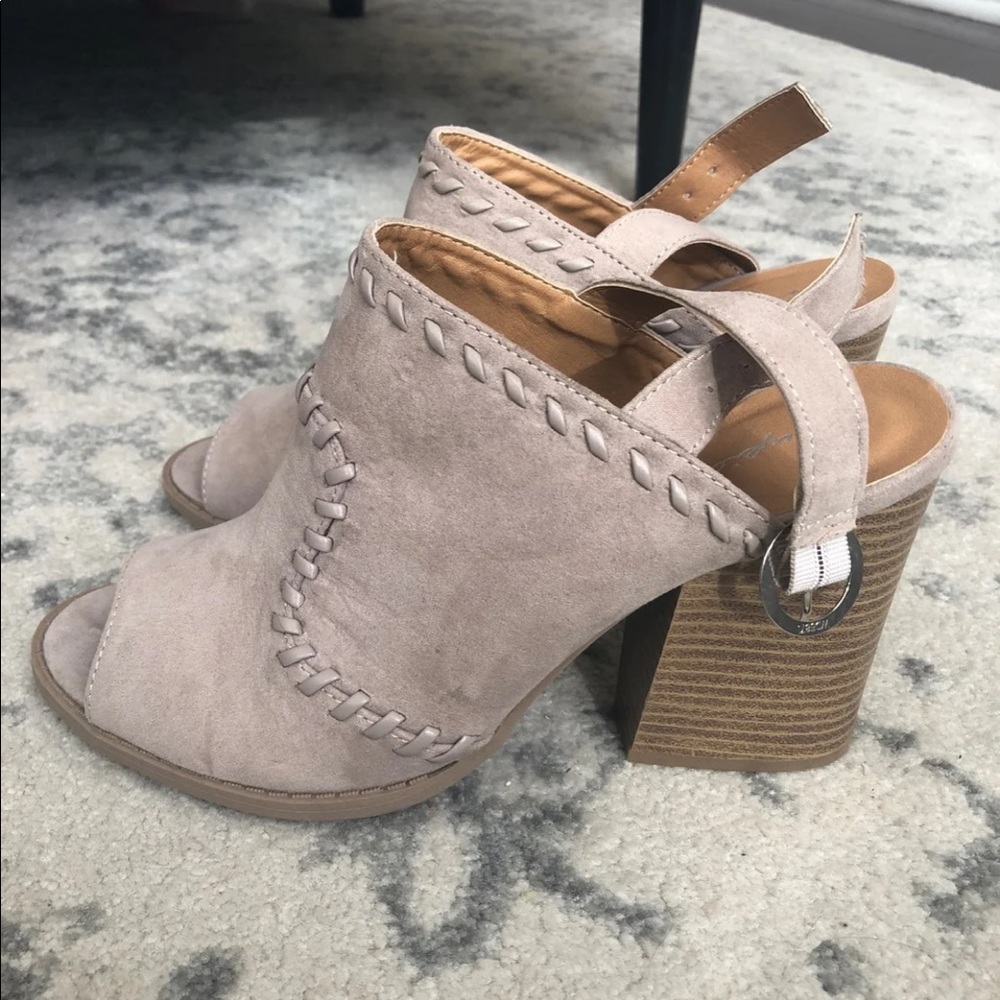 QUPID Open Toe Heels 8.5 NWOT